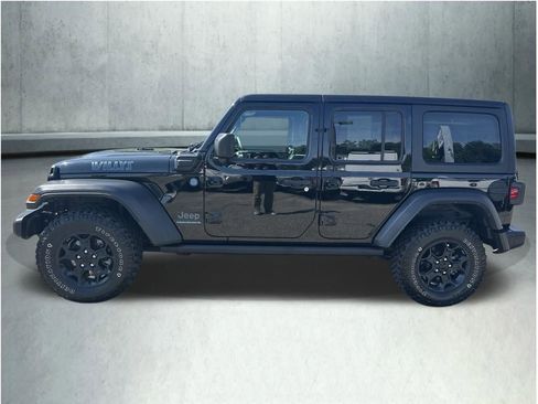 Used 2023 Jeep Wrangler Unlimited w/ Cold Weather Group AWD/4WD image 2