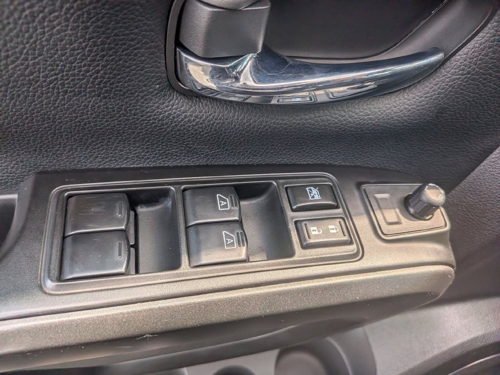 Used 2023 Nissan Titan PRO-4X AWD/4WD image 15