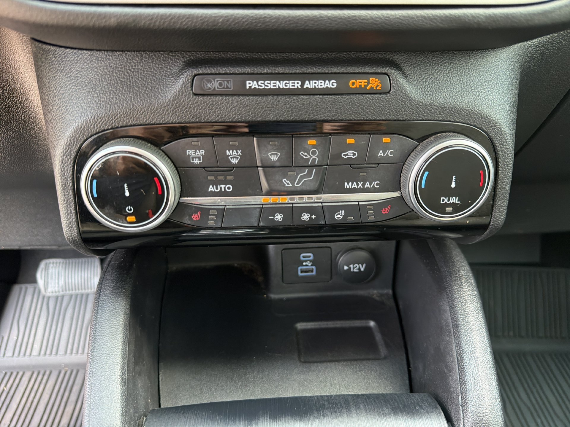 Used 2022 Ford Escape SE w/ Convenience Package AWD/4WD image 6