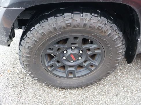 Used 2022 Toyota 4Runner SR5 image 4