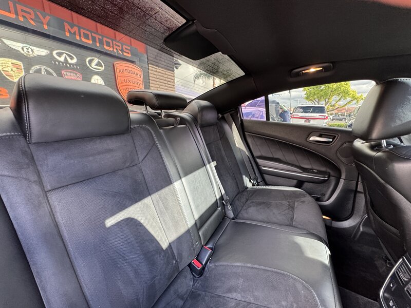 Used 2018 Dodge Charger R/T Scat Pack w/ Dynamics Package RWD image 45