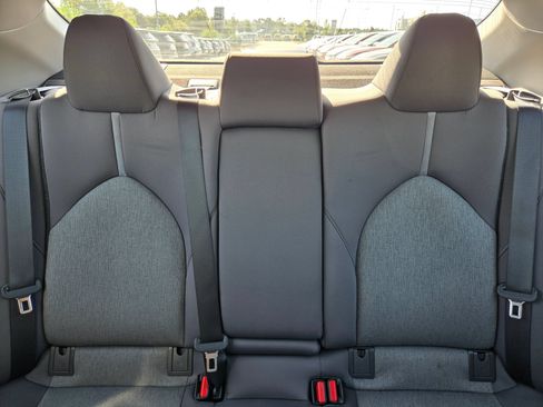 Used 2021 Toyota Camry LE FWD image 13