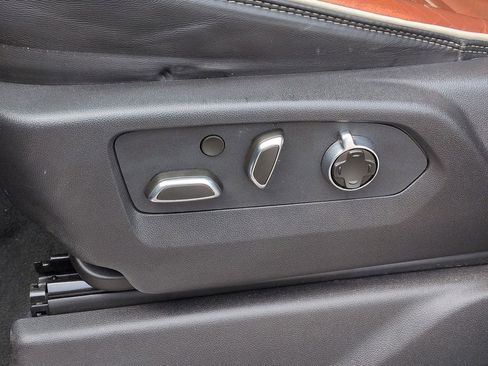 Used 2024 GMC Sierra 1500 Denali Ultimate image 10