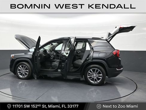 Used 2022 GMC Terrain SLT w/ Tech Package image 31