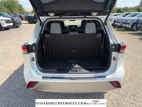 Used 2021 Toyota Highlander Platinum AWD/4WD image 26