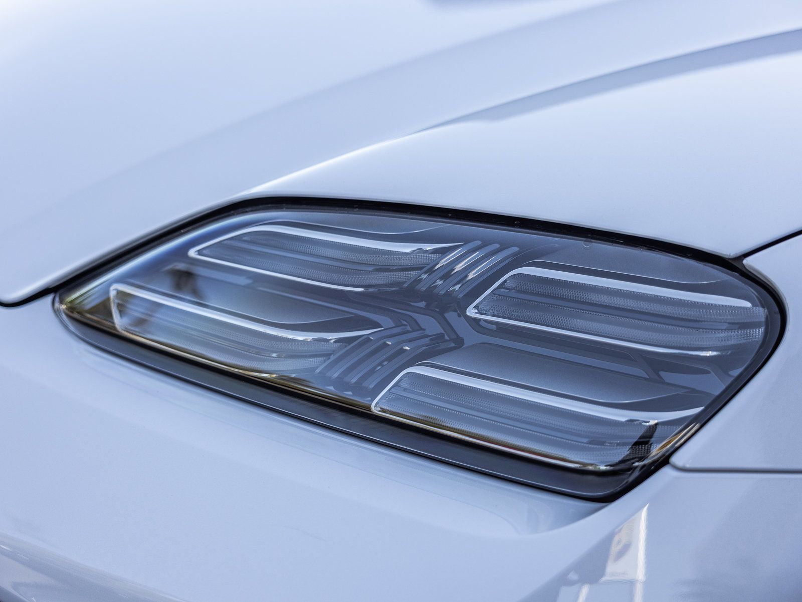 Certified 2025 Porsche Macan 4 Electric AWD/4WD image 28