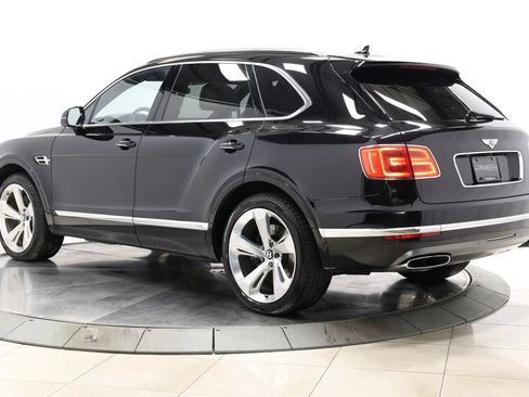 Used 2017 Bentley Bentayga AWD/4WD image 58