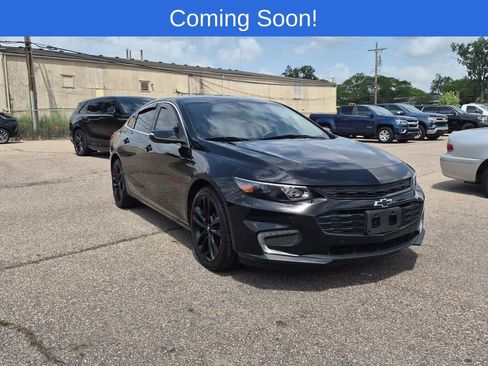 Used 2018 Chevrolet Malibu LT w/ Leather Package FWD image 8