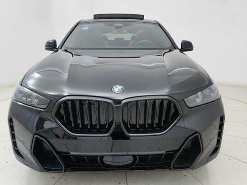 Used 2025 BMW X6 xDrive40i w/ Executive Package image 2