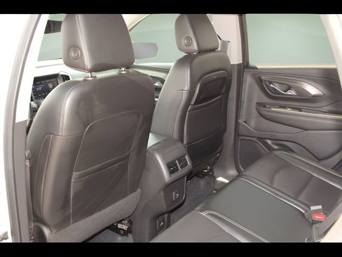 Used 2022 GMC Terrain SLT image 16