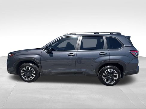 Used 2025 Subaru Forester w/ Convenience Package #2 AWD/4WD image 6