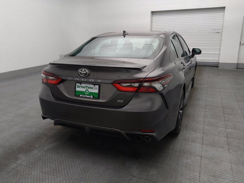 Used 2022 Toyota Camry SE image 7