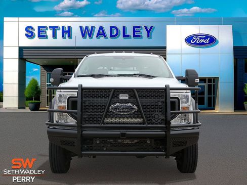 Used 2022 Ford F450 XL w/ Power Equipment Group image 3