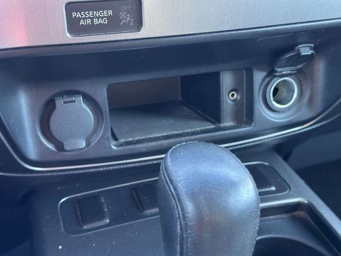 Used 2011 Nissan Armada SV image 34