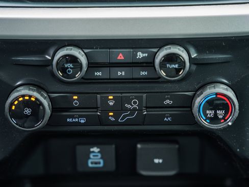 New 2026 Ford F250 XLT w/ FX4 Off-Road Package image 26