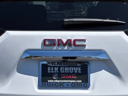 Used 2024 GMC Terrain SLE FWD image 48
