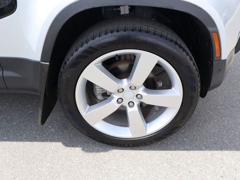 Used 2024 Land Rover Defender 90 S image 35