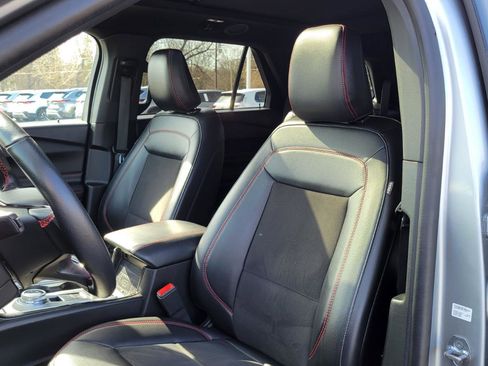 Used 2023 Ford Explorer ST-Line image 31