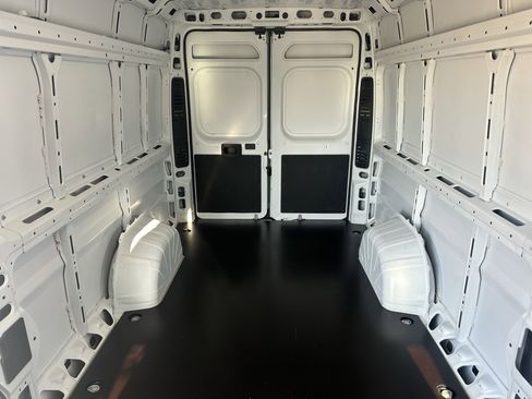 Used 2024 RAM ProMaster 3500 w/ Premium Convenience Group image 18