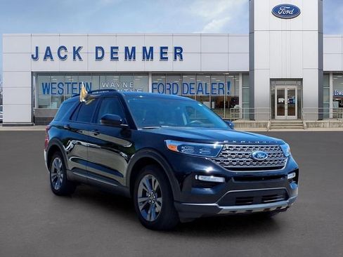 Certified 2023 Ford Explorer XLT w/ Equipment Group 202A AWD/4WD image 1