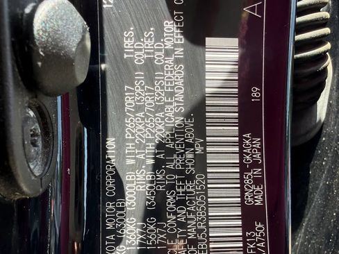 Used 2011 Toyota 4Runner SR5 AWD/4WD image 32
