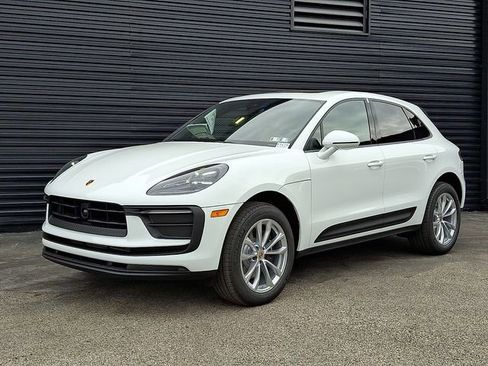 New 2026 Porsche Macan AWD/4WD image 1