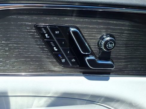 Used 2023 Cadillac Lyriq 2WD image 26