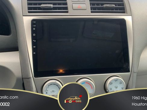 Used 2011 Toyota Camry LE image 8