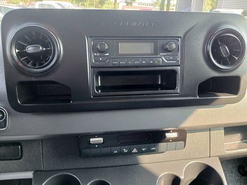 Used 2022 Mercedes-Benz Sprinter 3500 image 18