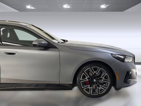 Used 2026 BMW i5 eDrive40 w/ M Sport Package RWD image 35