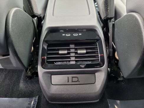 Used 2022 Volkswagen ID.4 Pro S image 18