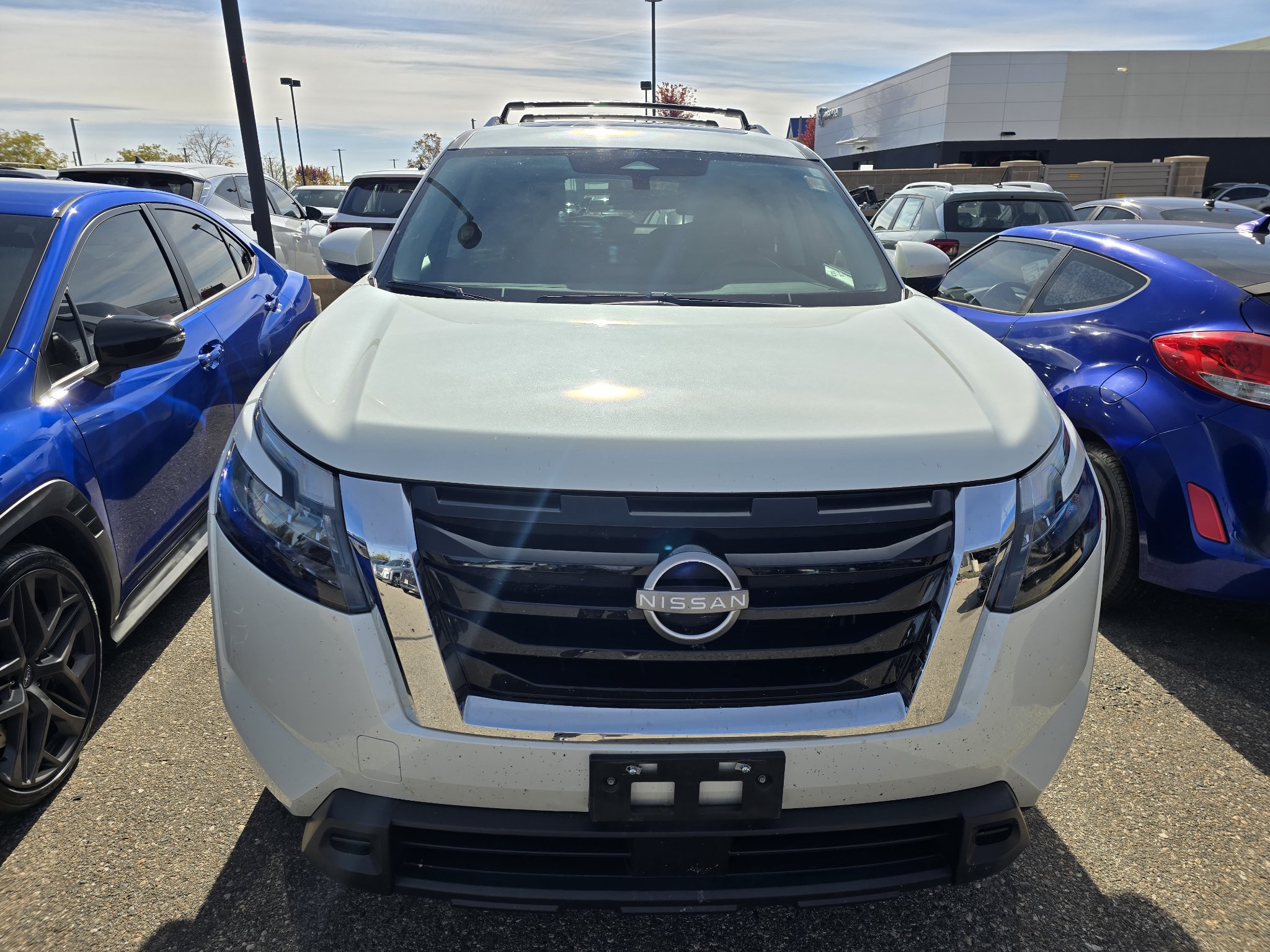 Used 2023 Nissan Pathfinder SV w/ SV Premium Package AWD/4WD image 7