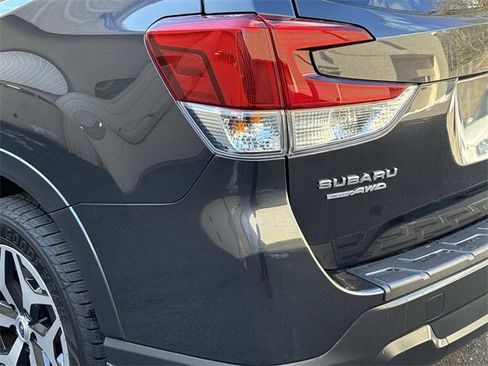 Used 2019 Subaru Forester Premium image 8