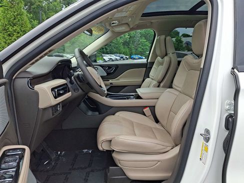 Used 2022 Lincoln Aviator Reserve w/ Equipment Group 201A AWD/4WD image 13