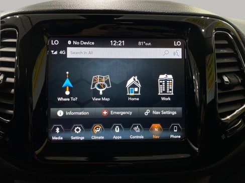 Used 2018 Jeep Compass Limited w/ Navigation Group AWD/4WD image 14