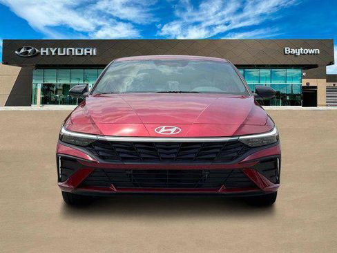 New 2025 Hyundai Elantra SEL image 12