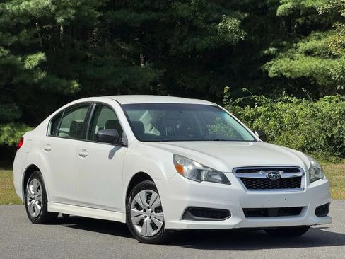 Used 2013 Subaru Legacy 2.5i AWD/4WD image 2