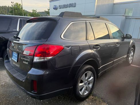 Used 2012 Subaru Outback 2.5i Limited AWD/4WD image 3