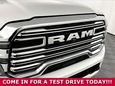 Used 2025 RAM 2500 Laramie AWD/4WD image 34