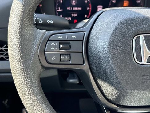 Used 2023 Honda Accord EX image 10