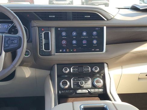 Used 2021 GMC Yukon Denali w/ Denali Premium Package image 28