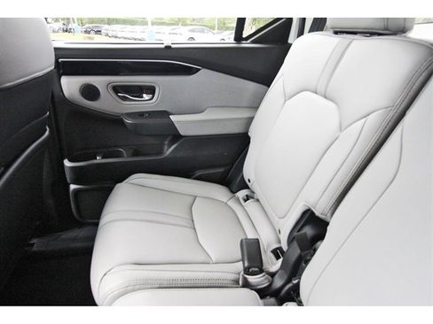 New 2025 Honda Pilot Touring image 11