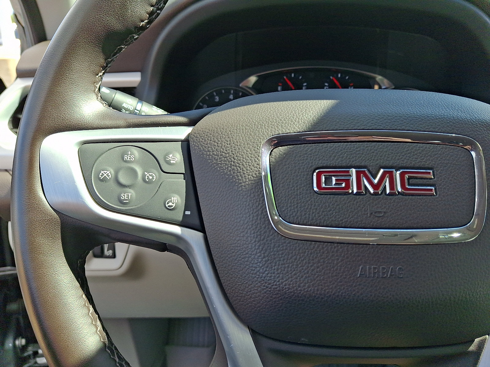 Certified 2023 GMC Acadia SLT w/ Preferred Package FWD image 22