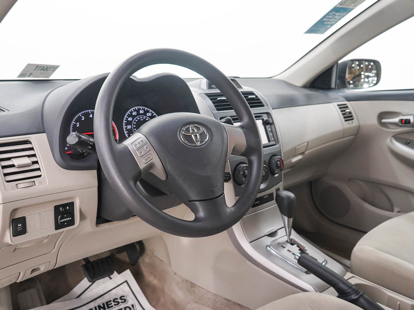 Used 2013 Toyota Corolla LE FWD image 21
