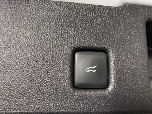 Used 2025 Ford Escape ST-Line w/ Cold Weather Package image 10