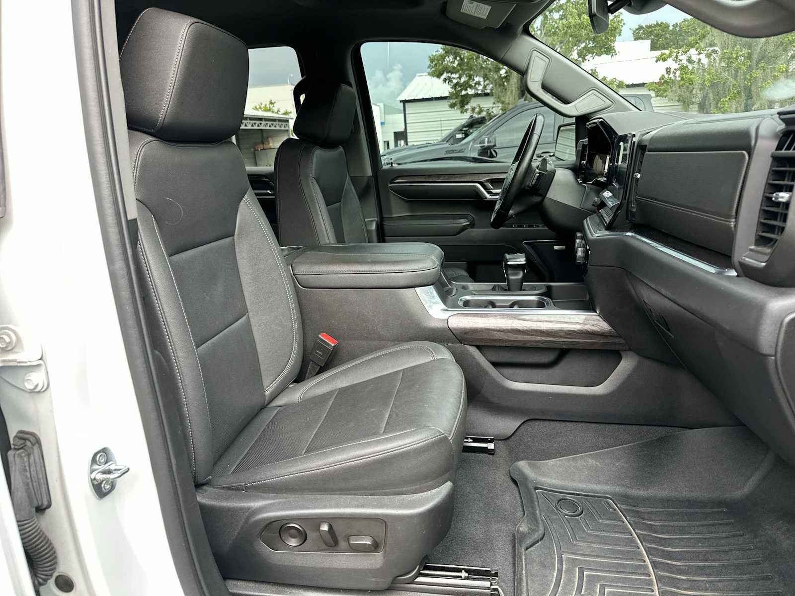 Certified 2023 Chevrolet Silverado 1500 LTZ w/ LTZ Convenience Package II AWD/4WD image 19