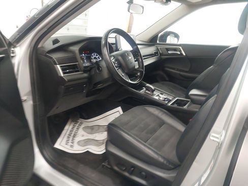 Used 2022 Mitsubishi Outlander SEL Black Edition image 6