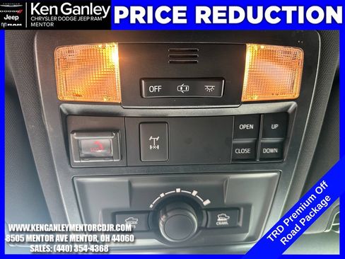 Used 2021 Toyota Tacoma TRD Off-Road w/ TRD Premium Off Road Package AWD/4WD image 18