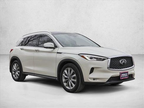 Used 2021 INFINITI QX50 Essential w/ Convenience Package image 3