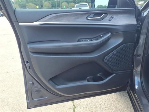 New 2025 Jeep Grand Cherokee L Limited w/ Black Appearance Package image 22